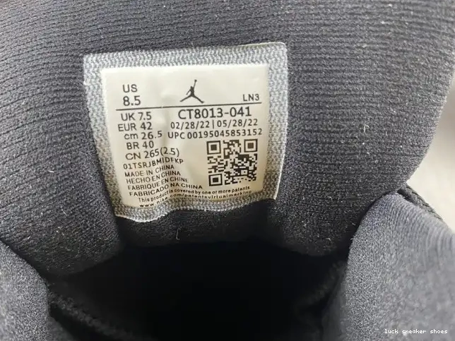 Cheap LUCY Royal Hyper Air 12 AO6068-004 WMNS Jordan 0604